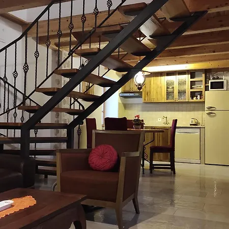 Mediterranean Stone House Ucovic شقة