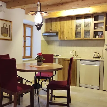 Apartamento Mediterranean Stone House Ucovic
